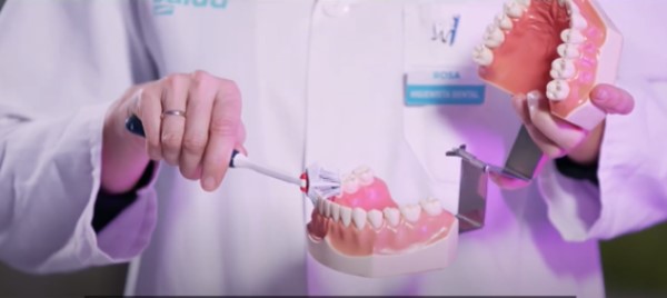 Video: Cuidados en higiene oral en personas con dependencia